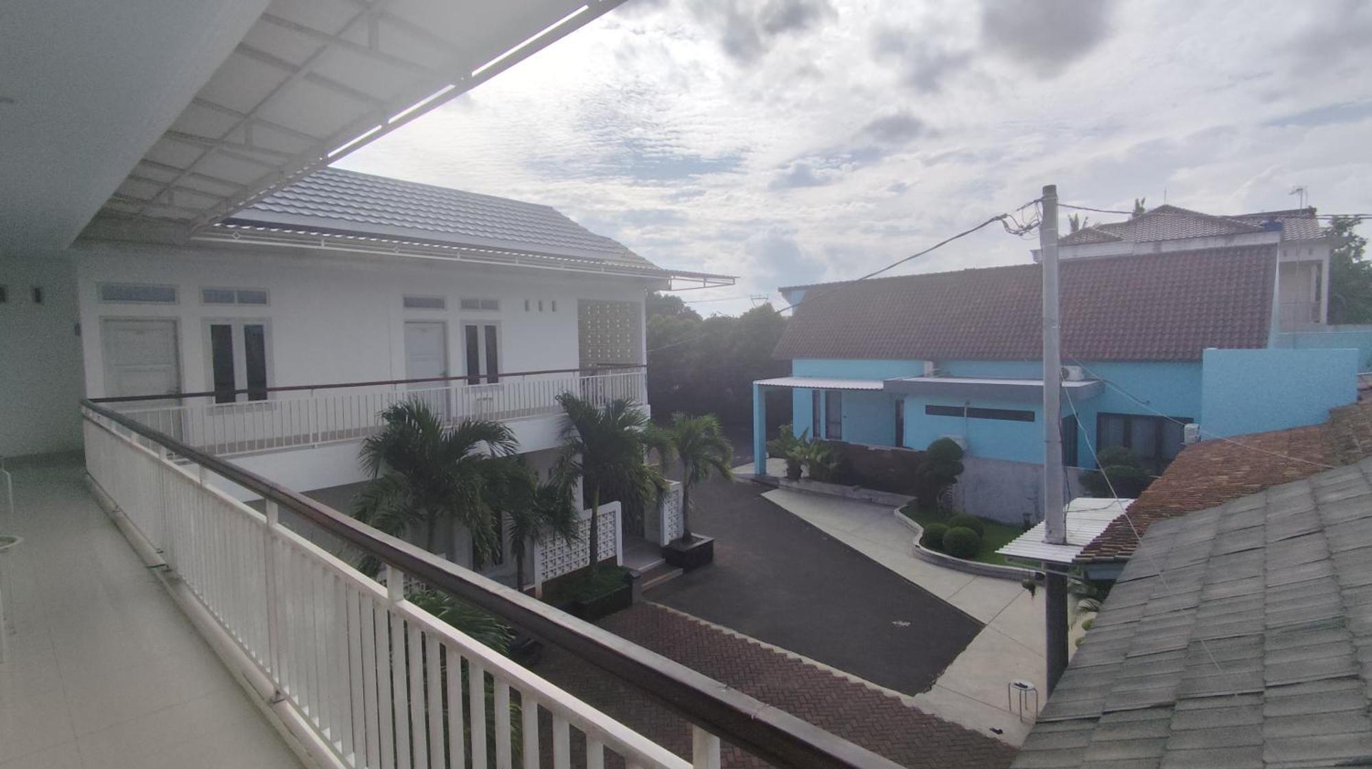 Backyard Guest House Banjar  エクステリア 写真